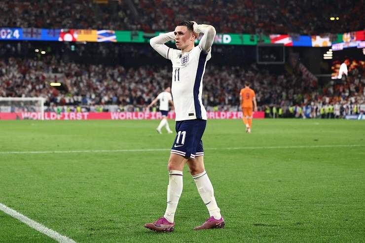 Phil Foden durante una partita tra i Paesi Bassi e l'Inghilterra