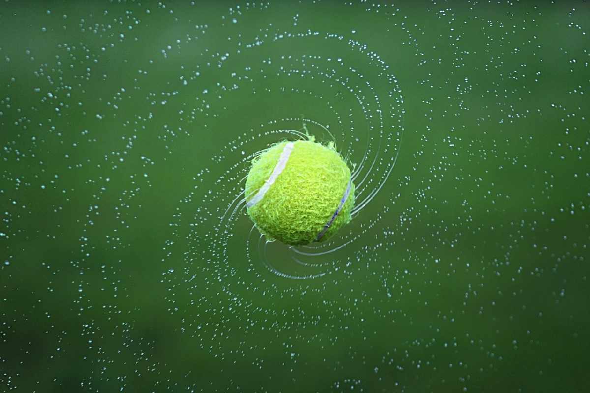 Una pallina da tennis